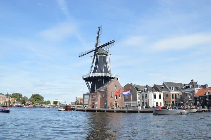 Amsterdam to Haarlem: Private & Custom Day-Trip with a Local