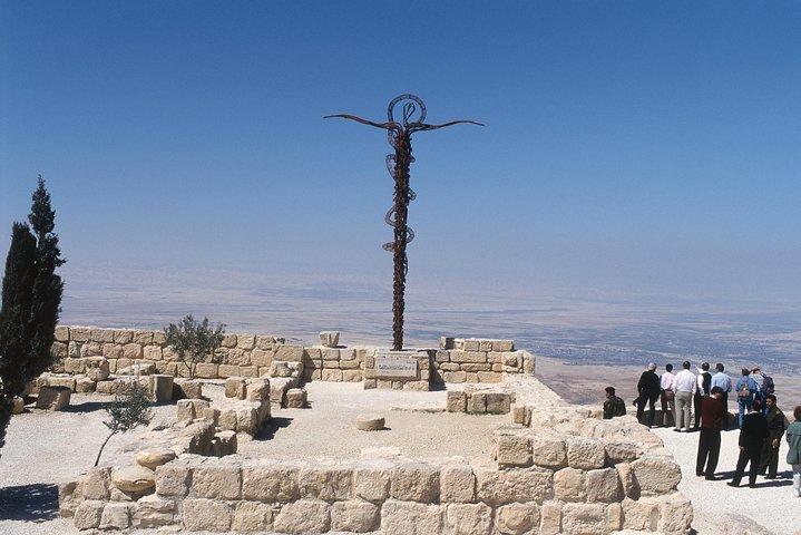One Day Dead Sea-Ma'daba-Mount Nebo-Baptism Site Tour fra Amman