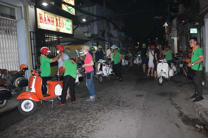 Saigon Vespa By Night Street Food Tour 4,5 timer