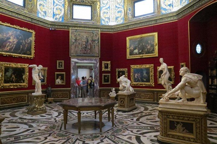 フィレンツェウフィツィ美術館とアカデミア美術館のプライベート全日ツアー