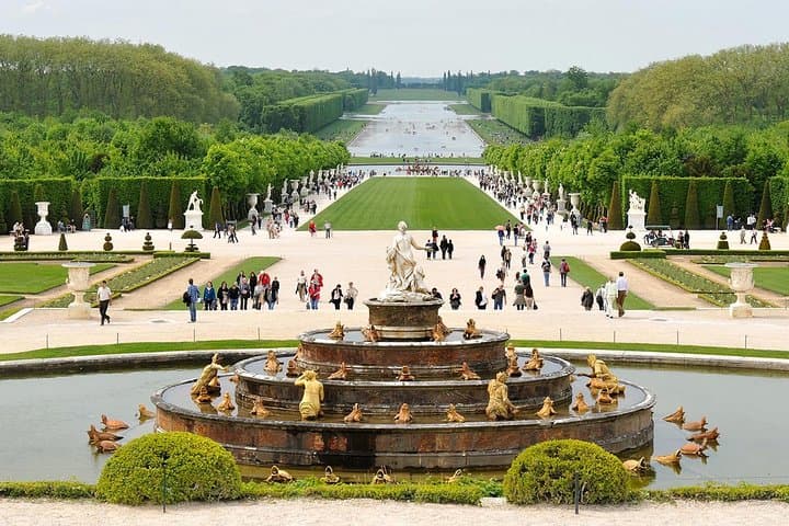 Versailles Palace & Garden Tour by Minivan from Paris with Ticket