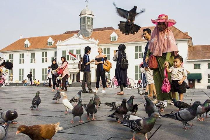 Jakarta Private Tour with Guide and Lunch