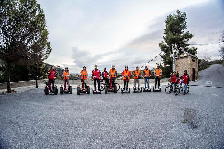 Hoteller i nærheden af Alhambra Skip-the-Line with Albaicin, Sacromonte by Segway/Bike