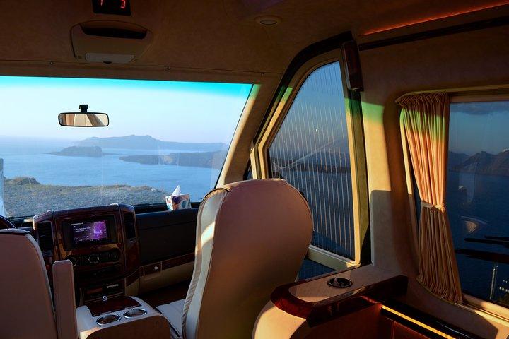 Privater Transfer vom oder zum Flughafen Santorini / Hafen / Hotel