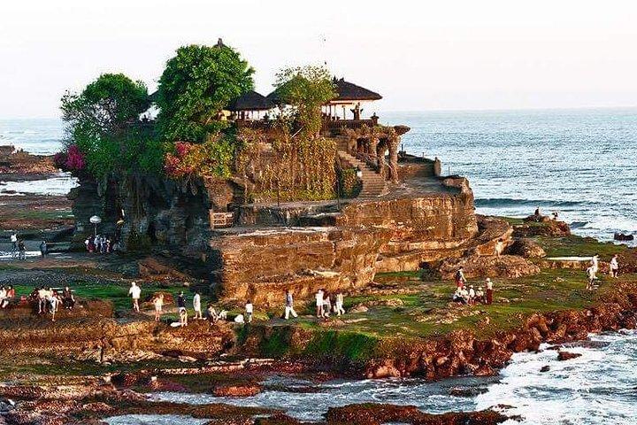 Bali : 聖なる寺院タナロット,タマンアユン＆ウルワツ