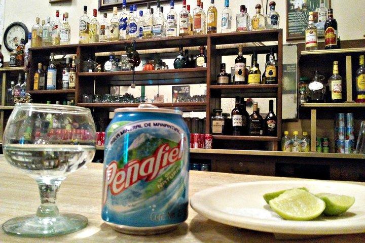 Guadalajara Night Walking Tour: Cantinas, história e comida local