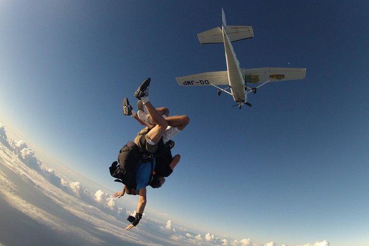 Extreme 12000ft Tandem Jump (45 seconds free fall)