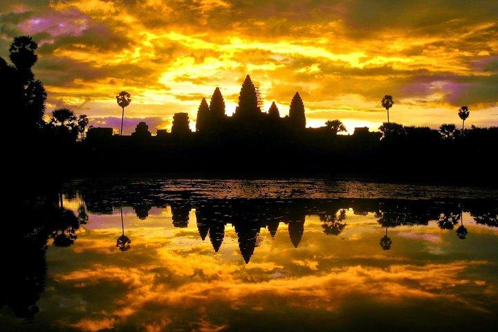 Angkor Wat Sunrise Private Tour by Tuk Tuk