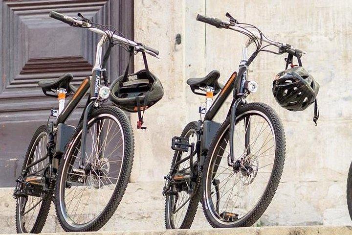シットゴーの旧市街Eバイクツアー