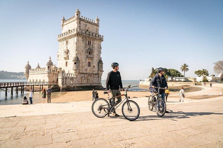 Lisbon Discoveries E-Bike Tour door Sitgo
