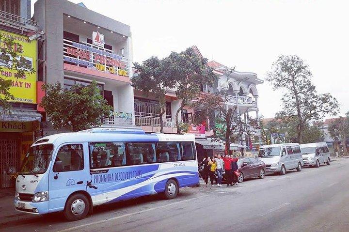 Traslado en automóvil privado Dong Hoi al Parque Nacional Phong Nha y viceversa.