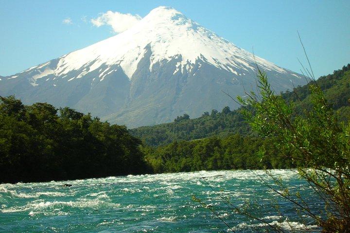 Puerto Varas : Cae el Volcán Osorno y Petrohue de día completo