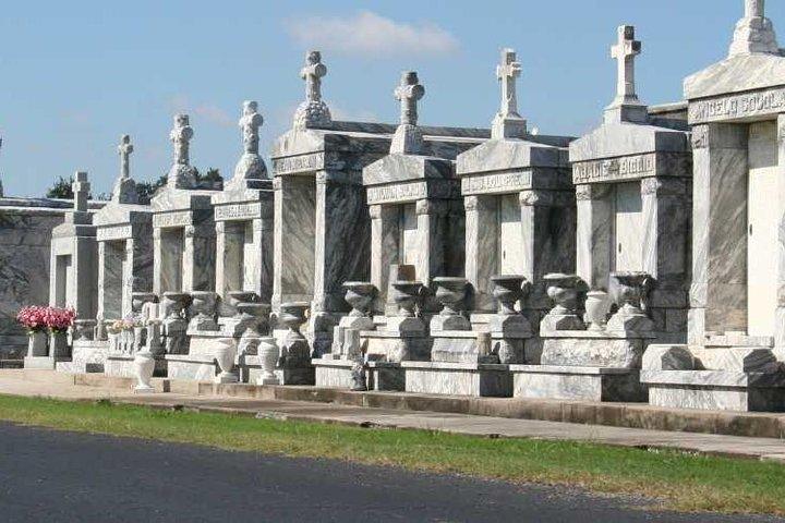 Stadtrundfahrt durch New Orleans : Französisches Viertel, Gartenviertel und Friedhof