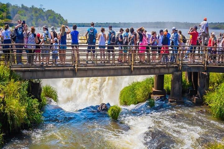 Cascate dell'Iguazu: Argentina e Brasile con tramonto.