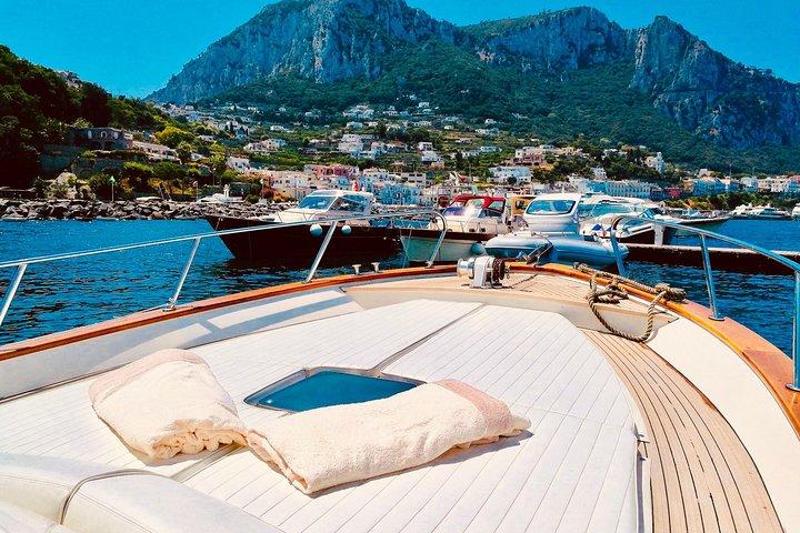Privat dag på gozzobåt i Capri