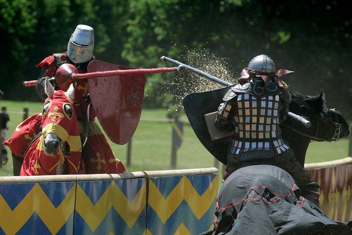 オックスフォード、ストラトフォード・アポン・エイボン、コッツウォルズ＆ウォリック城日帰り旅行