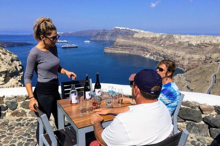 Tour en grupo pequeño por la bodega de Santorini