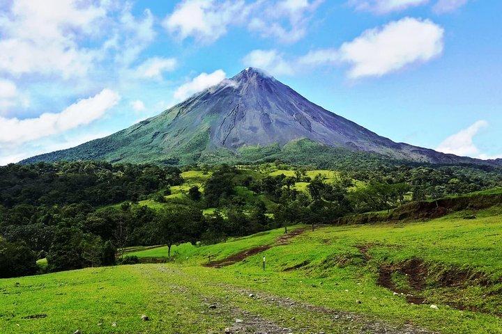Excursion d'une journée complète au volcan Arenal au départ de San Jose