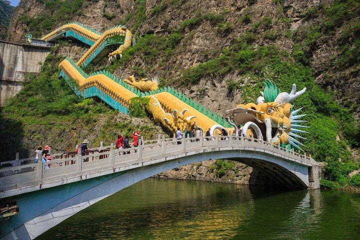 Servizio di guida di inglese a Longqing Gorge