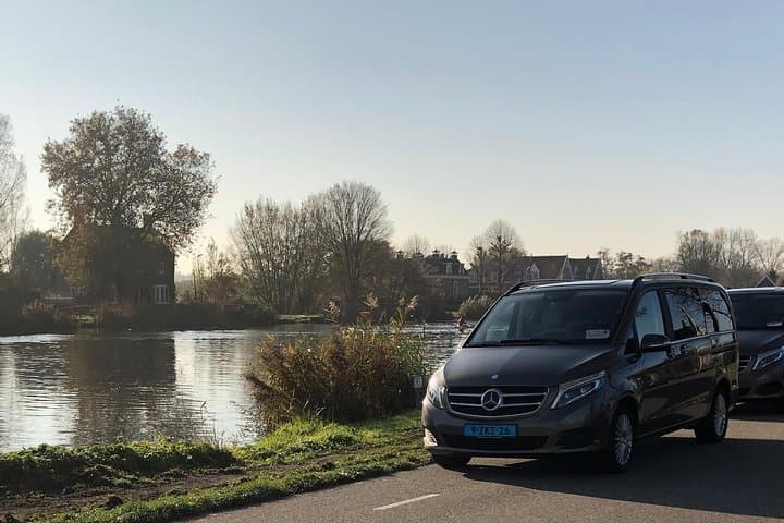 Private transfer between Rotterdam - Amsterdam (incl. Schiphol airport)