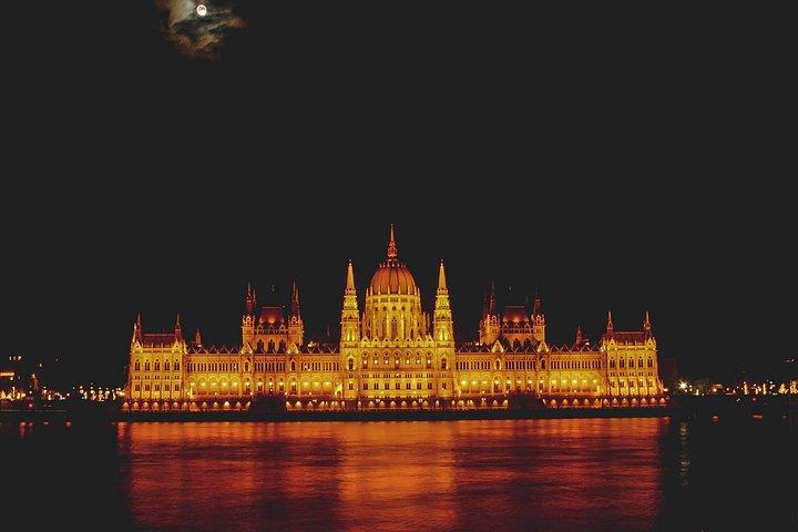 Privat transfer Prag til Budapest med 2 timers stop i Bratislava