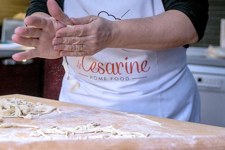 Lokalt marked besøg og privat madlavning klasse på en Cesarina hjem i Siracusa