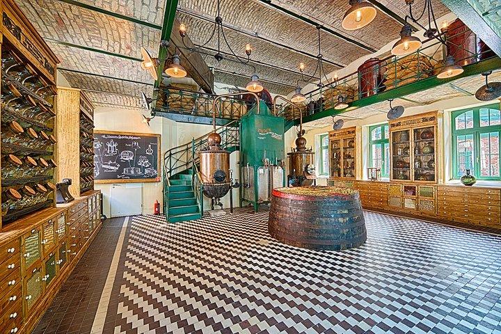 Budapester Tuk Tuk Tour mit Haus der Unicum Distillery Besuch