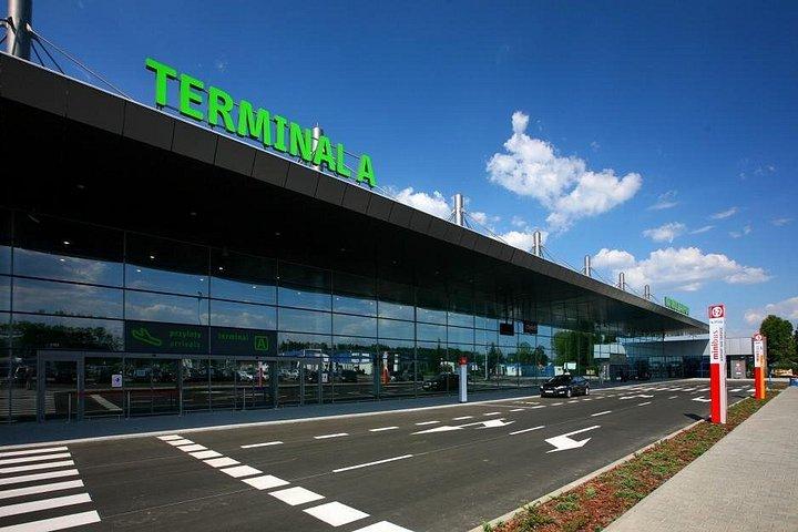 Katowice-Pyrzowice空港からクラクフのホテルへのプライベート往復送迎