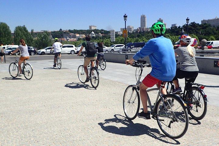 Madrid City Tour | Regular cykel eller E-bike | Reducerede grupper