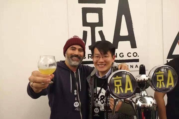Excursão gastronômica noturna em Pequim com Jing A Brewpub Hopping