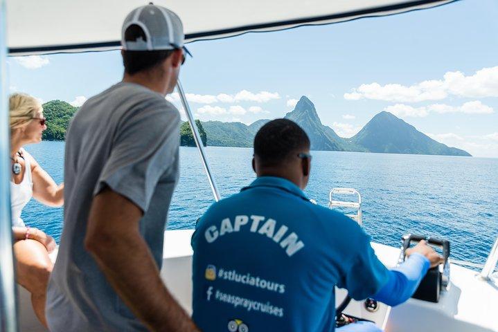 Ganztägige Bootstour auf St. Lucia mit dem Katamaran und Schnorcheln