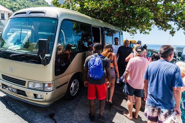 Ganztägige Bootstour auf St. Lucia mit dem Katamaran und Schnorcheln