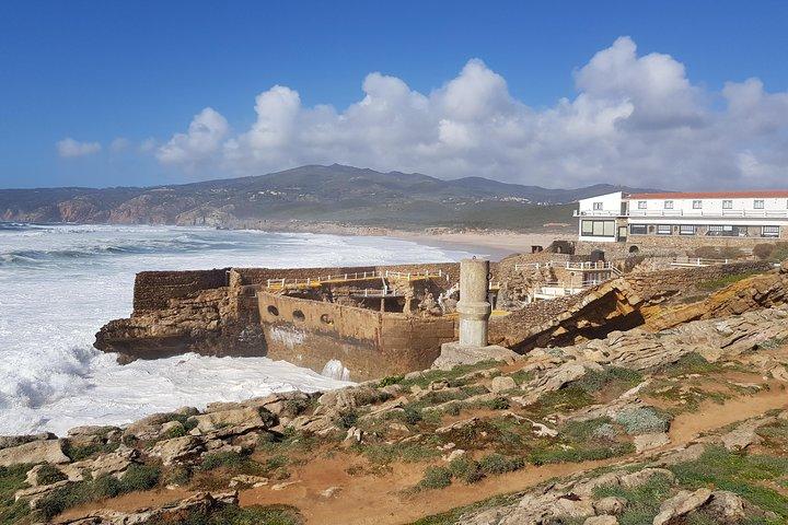 シントラ、ペーナ、レガイラ、ロカ岬、カスカイスへのガイド付きツアー