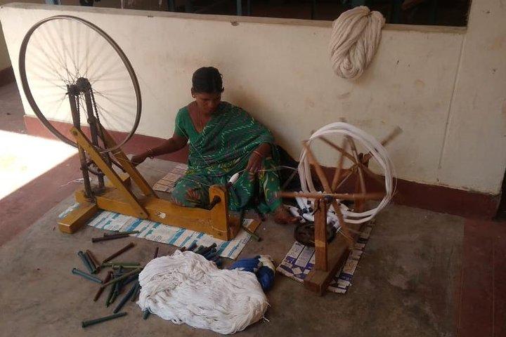 Tour de tissage de Pochampally saree au départ d'Hyderabad en voiture privée avec guide et déjeuner