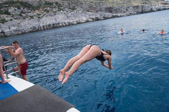 Lindos Full Day Bådtur med svømning