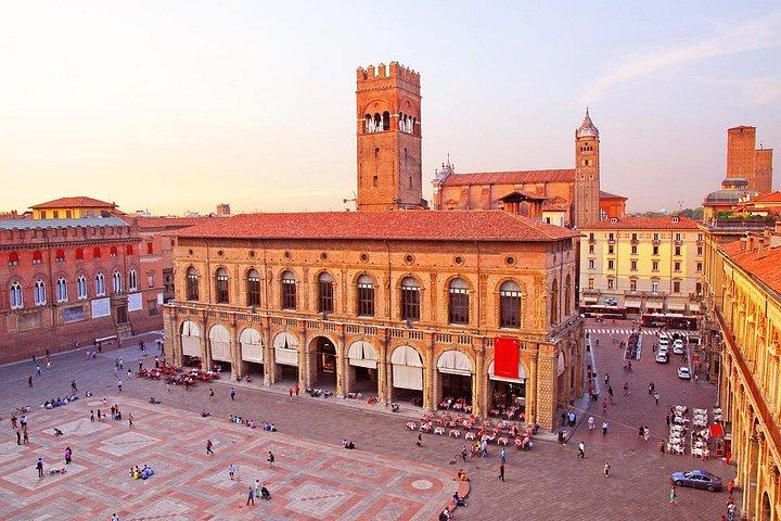 ローマ発、フィレンツェ、ヴェネツィアを巡る8日間のイタリアベストツアー