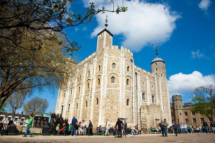 Torre de Londres com London Hop-On Hop-Off Tour e Thames Cruise