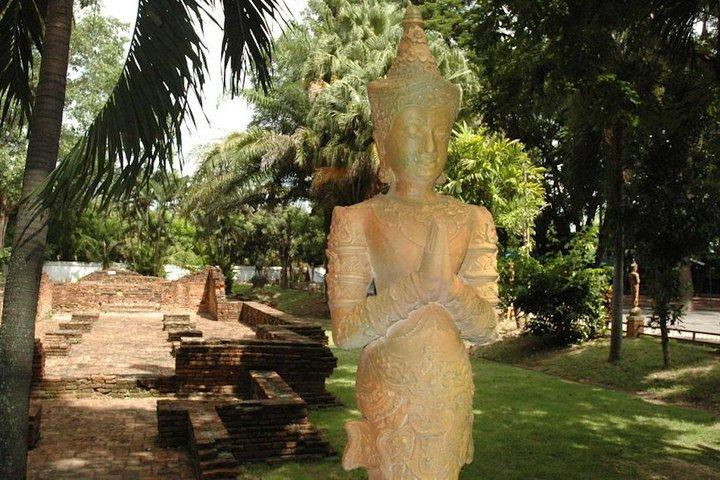 Oplev den gamle by Wiang Kum Kam med Wat Chiang Man besøg
