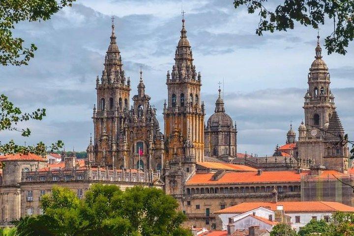 Santiago de Compostela Transfer privado do aeroporto SCQ para o centro da cidade