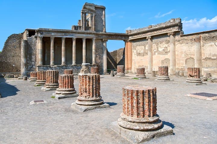 All Inclusive Pompeii, Vesuvius, wine tasting & light lunch