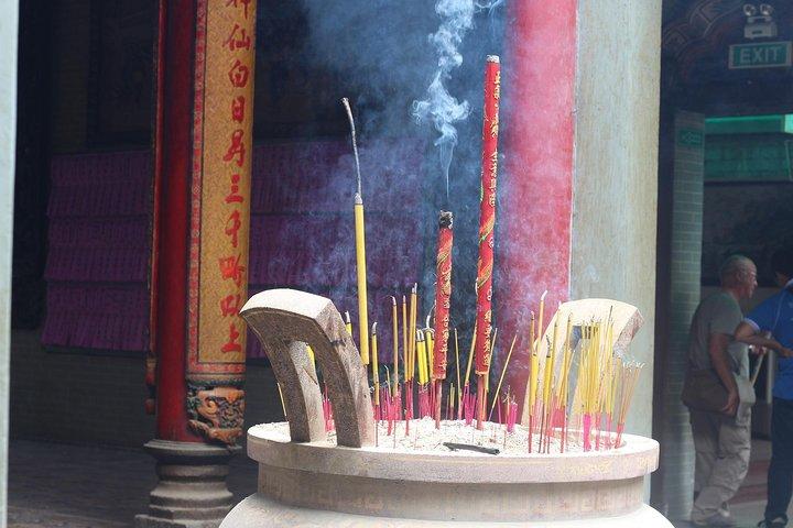 Ho-Chi-Minh-Stadt: Chinatown oder Glaubens- und Geistertour mit dem Roller