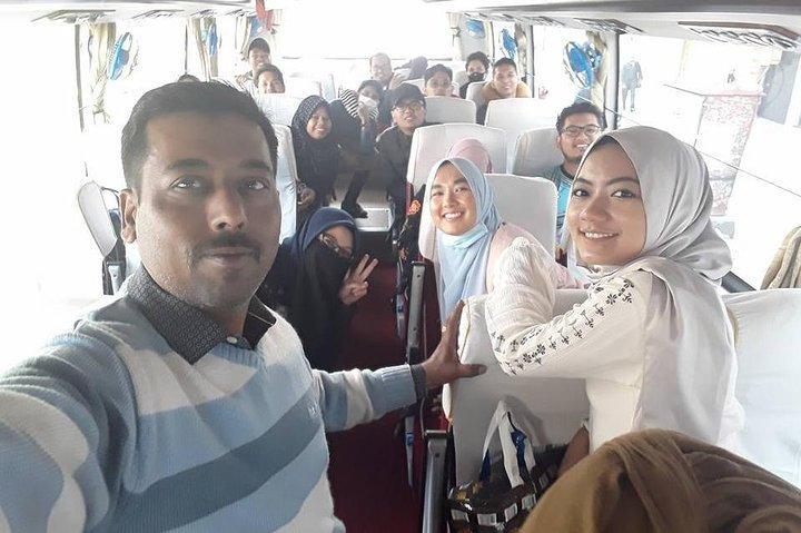 Tour privado de un día en el Taj Mahal en automóvil: conductores de la India