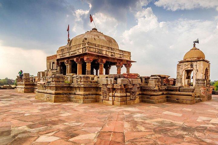 Privater Tagesausflug von Jaipur zum Stufenbrunnen Abhaneri Chand Baori