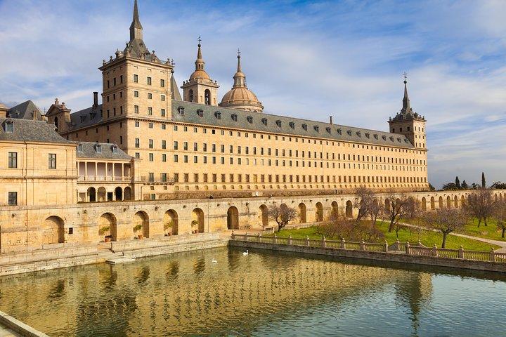 Escorial y Valle y Segovia desde Madrid