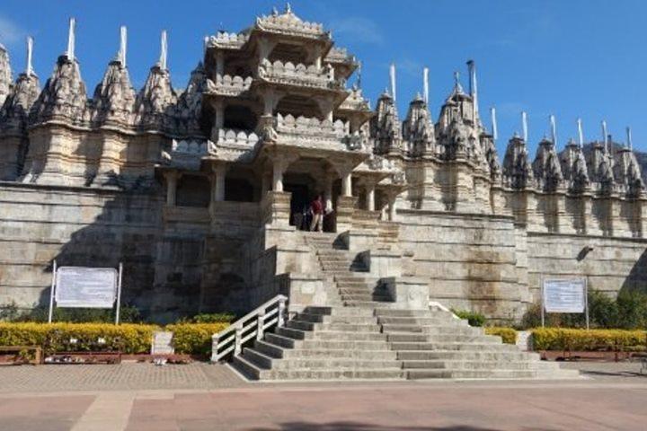 Trasferimento privato da Udaipur a Jodhpur con soste facoltative