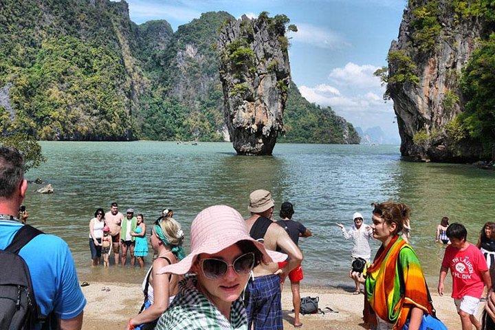 Recorrido turístico por la isla James Bond en barco de cola larga desde Phuket