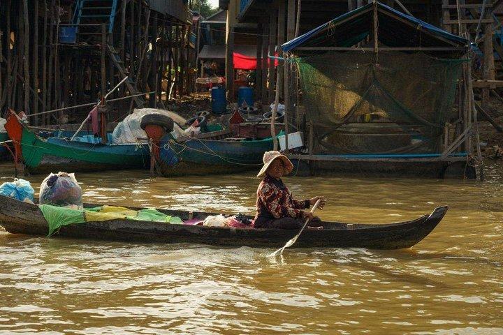 Kampong Phluk Floating Village Tour em barco
