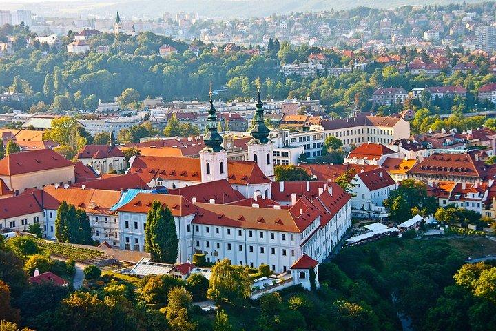 Catedral de San Vito y Gemas Ocultas del Castillo de Praga
