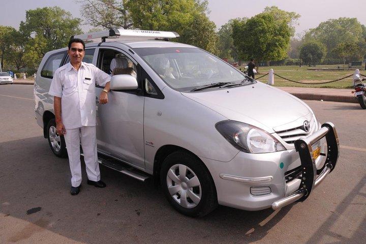 インド全土での運転手付き車両および関連サービス