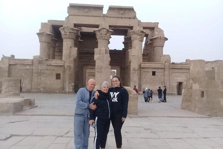 Increíble excursión de un día a los templos de Edfu y Kom Ombo desde Luxor en coche